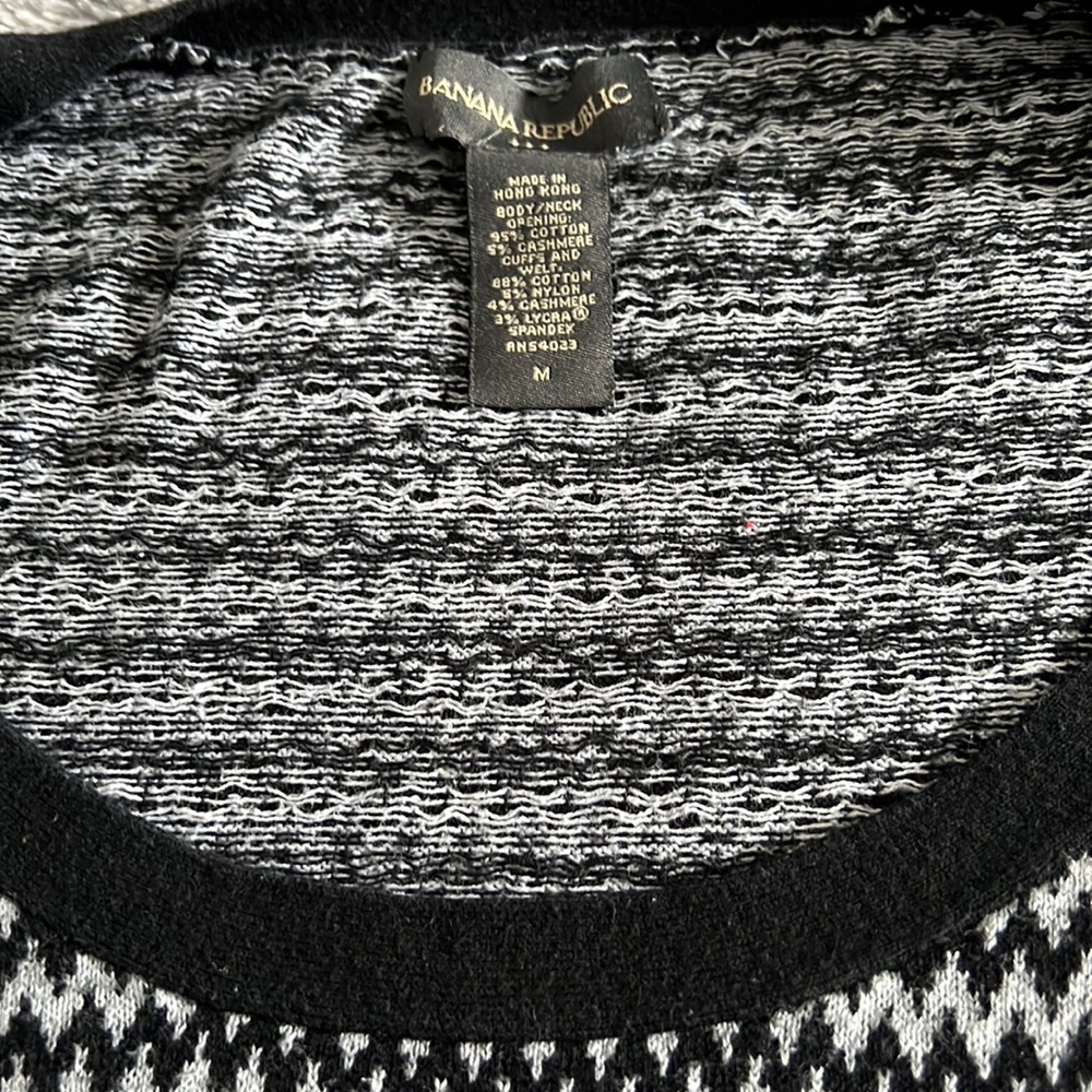 M Banana Republic Shirt. - Picture 2 of 4